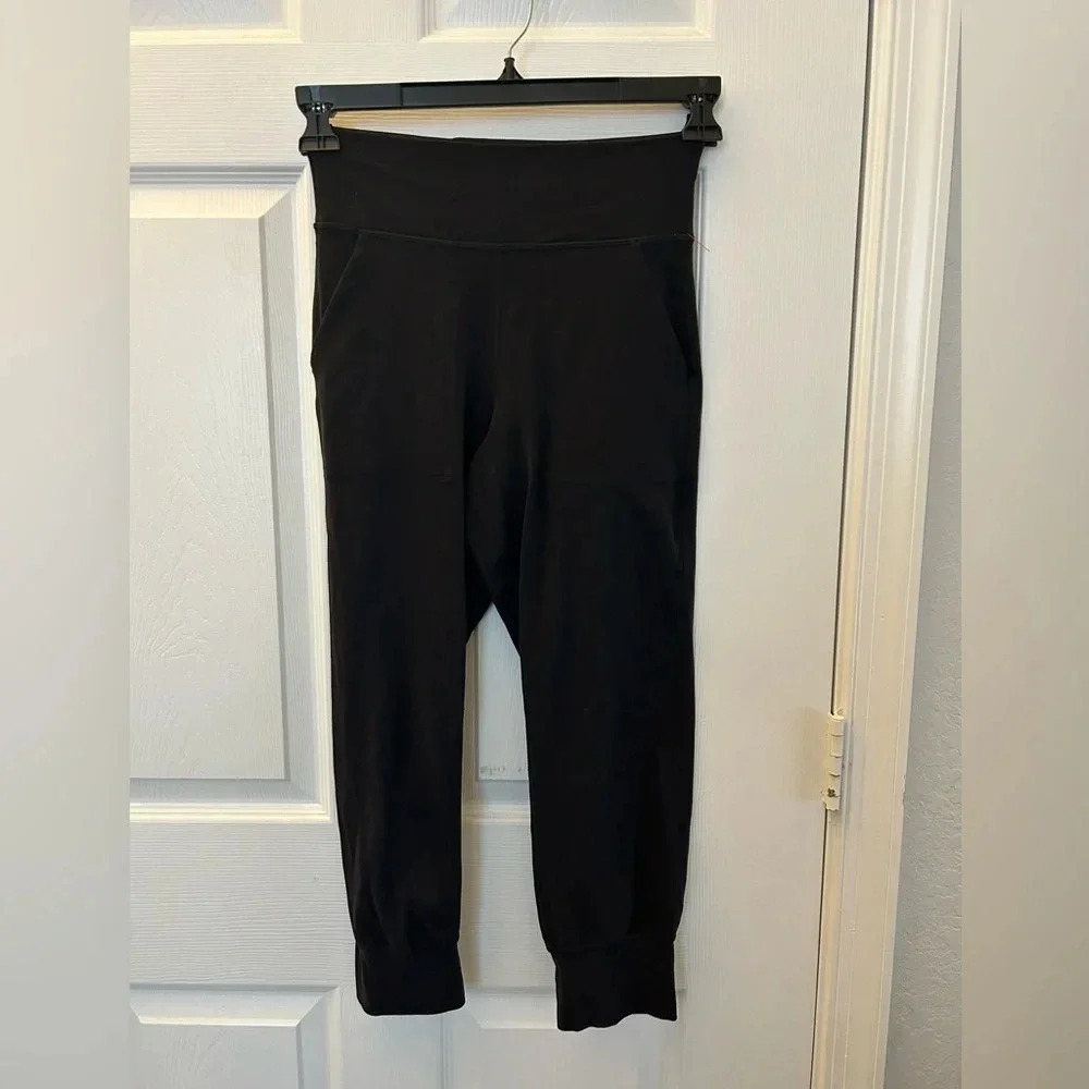 Lululemon Black Align Crop 23" High Rise Jogger Womens - Picture 3 of 5